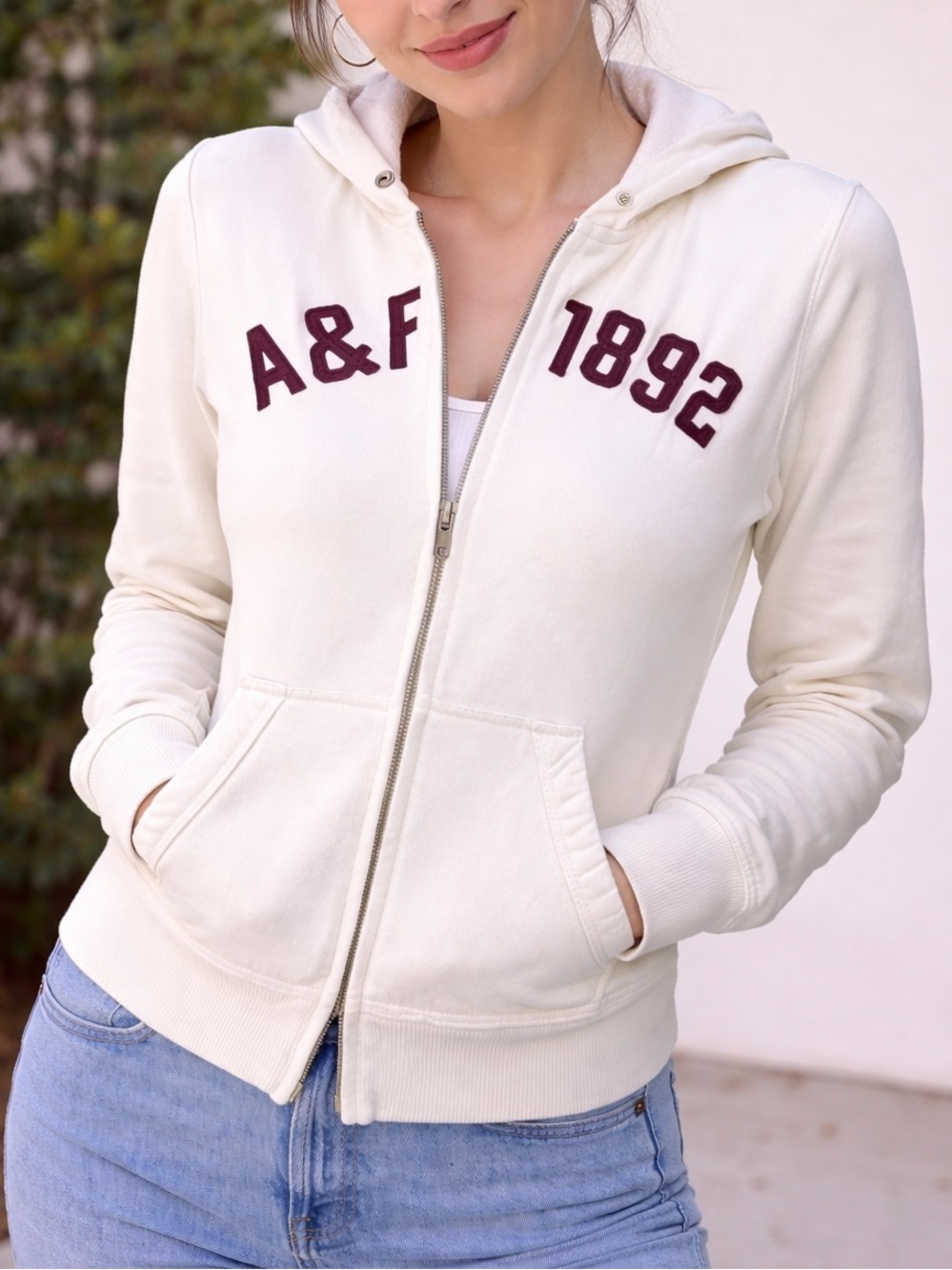 vintage Abercrombie & Fitch white full-zip hoodie large